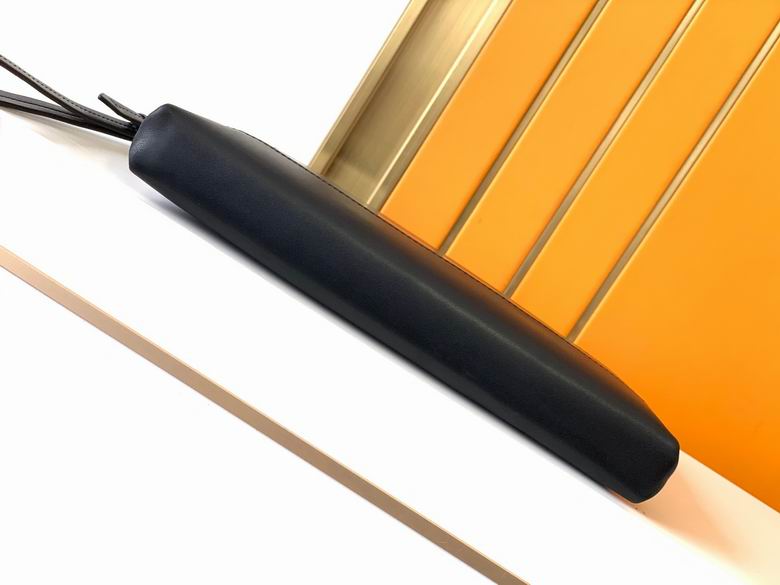 1167 28X19.5X4cm XM 4