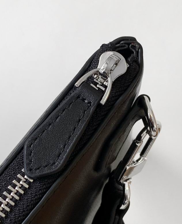 1167 28X19.5X4cm XM 7