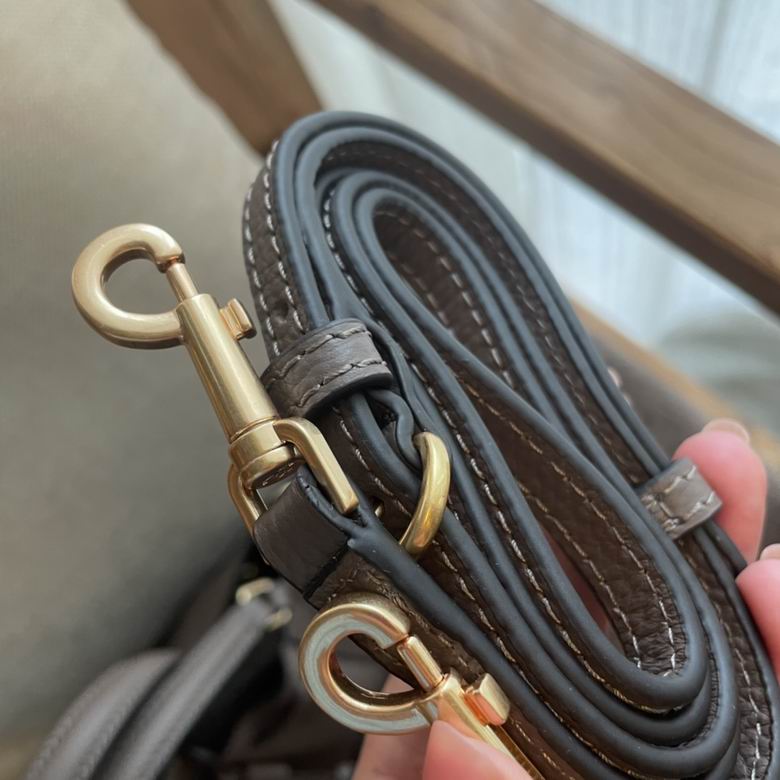 951 16X15.5X15cm TB 3色 16