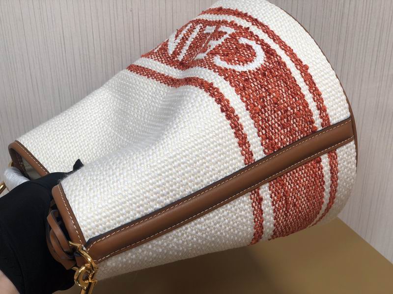 Bucket 16 195573 23 25 23cm ss 09 (33)_