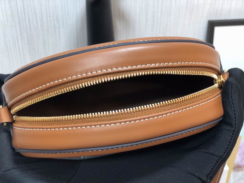 Celine 101703 16x12.5x4cm ss 01 (9)_