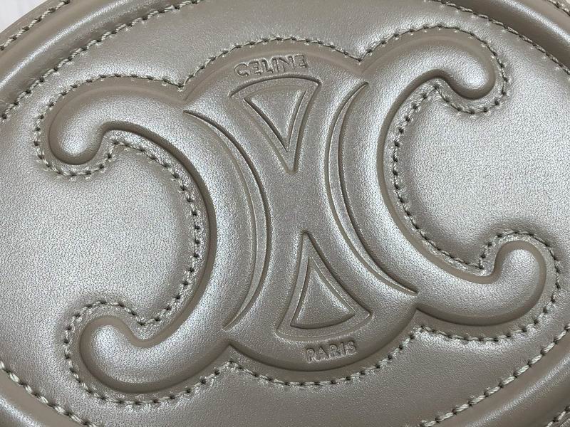 Cuir Triomphe 16x12.5x4cm ss 02(13)_