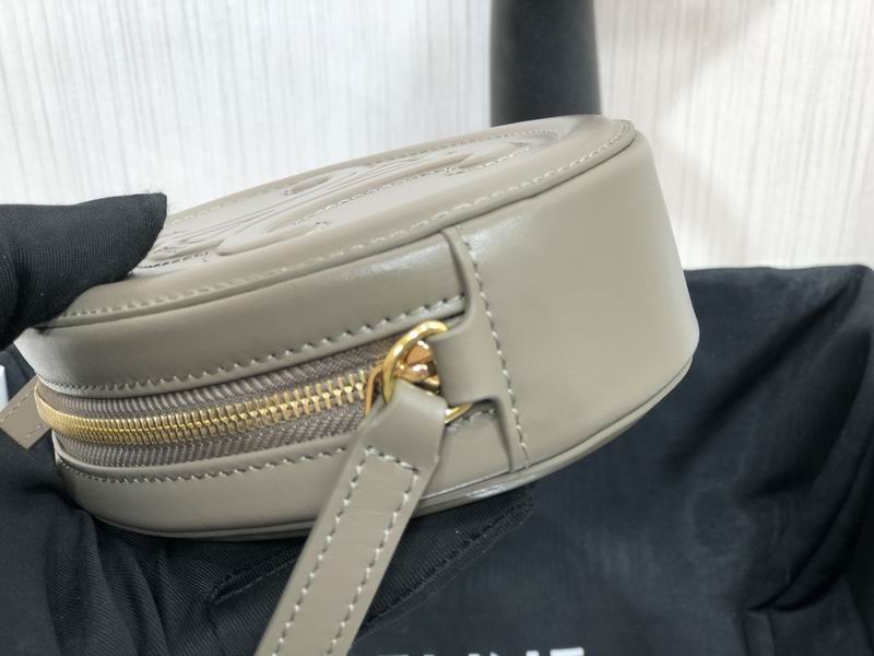 Cuir Triomphe 16x12.5x4cm ss 02(16)_