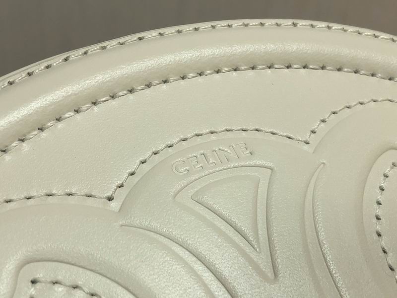 Cuir Triomphe 16x12.5x4cm ss 02(29)_