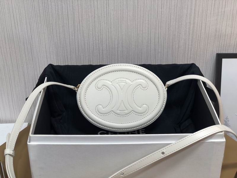 Cuir Triomphe 16x12.5x4cm ss 02(36)_