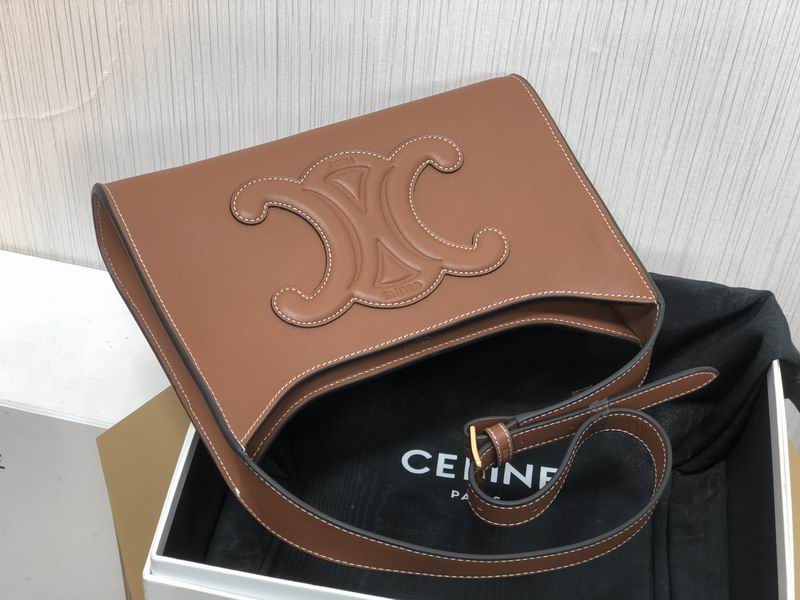 Cuir Triomphe 198153 24x13x5cm ss 04(12)_