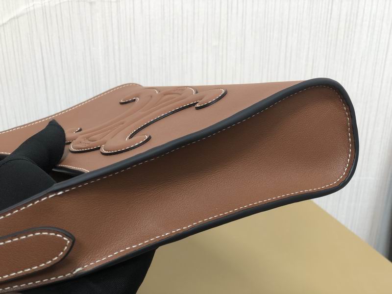 Cuir Triomphe 198153 24x13x5cm ss 04(16)_