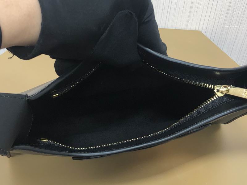 Cuir Triomphe 198153 24x13x5cm ss 04(9)_