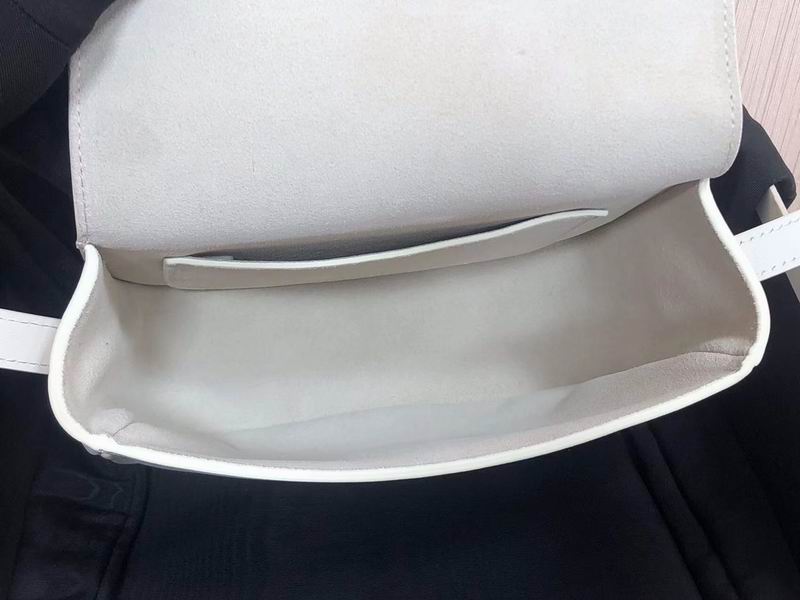 Cuir Triomphe 198263 18.5x15x7cm ss 01 (6)_