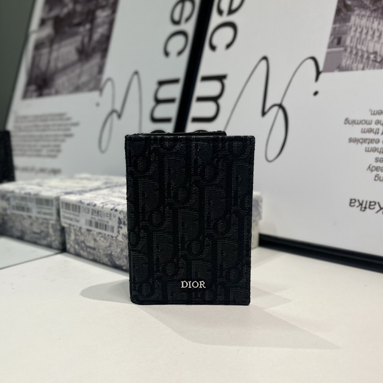 Dior CH138 8 2x11 2cm CC1_2