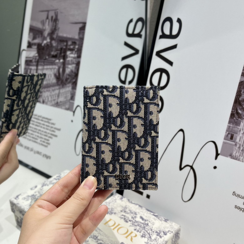 Dior CH138 8 2x11 2cm CC2_4