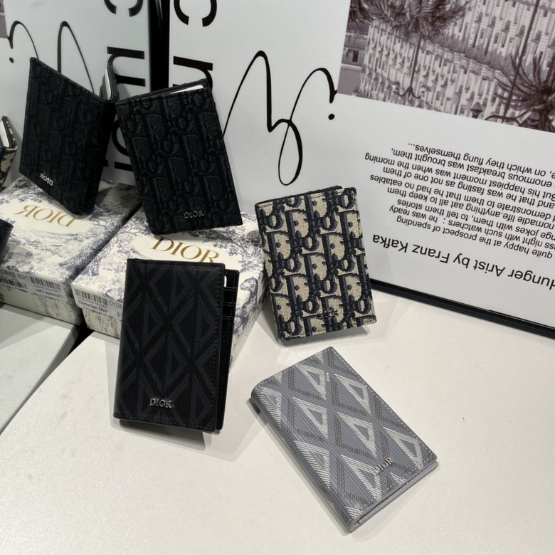 Dior CH138 8 2x11 2cm CC3_1