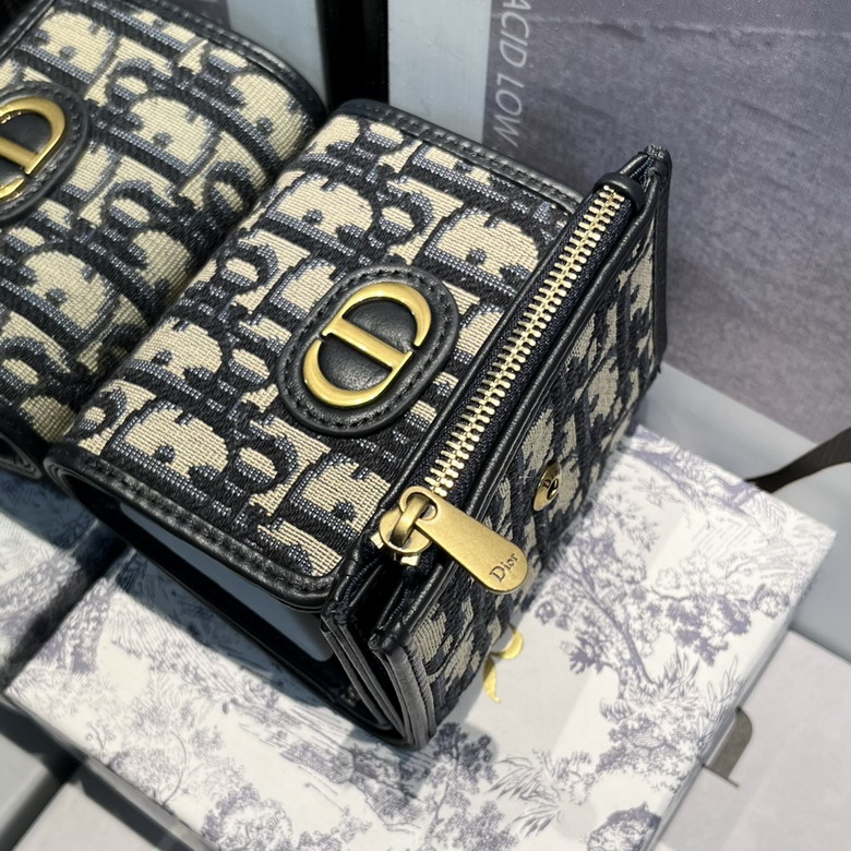 Dior S2057 10x8 5x2cm CC_7