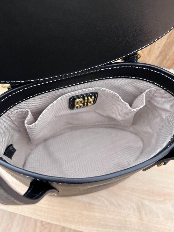 MiuMiu 616020 19x14.5x9.5cm zy1_5