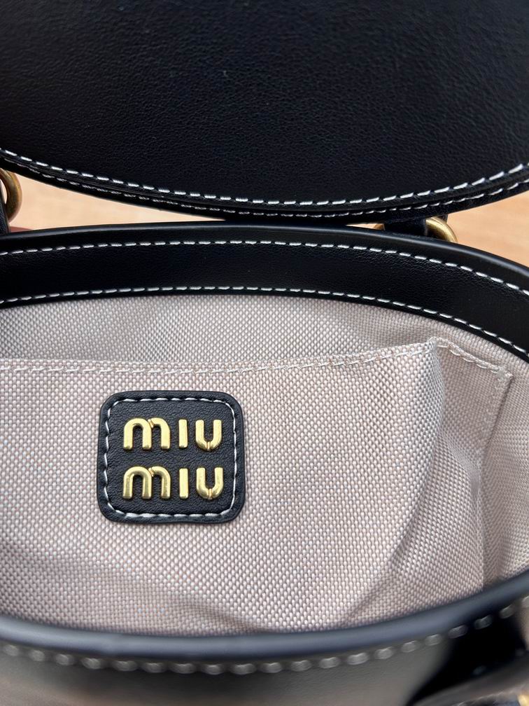 MiuMiu 616020 19x14.5x9.5cm zy1_9