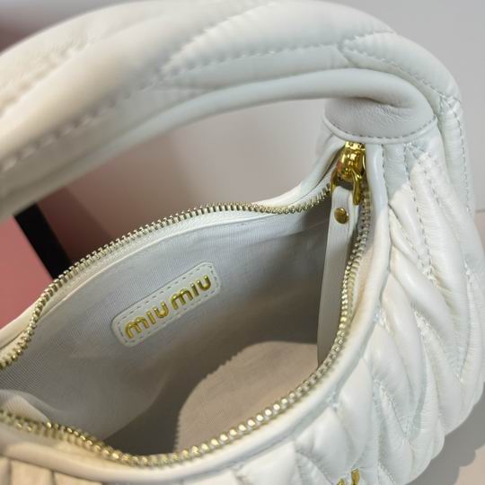 Miumiu 803 21x22x7cm zy1_9