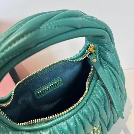 Miumiu 803 21x22x7cm zy3_9