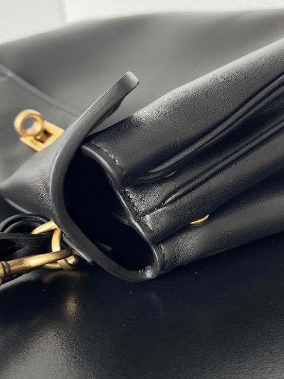 Rodeo 8888 28.9X20X9.9cm GY 2色 17