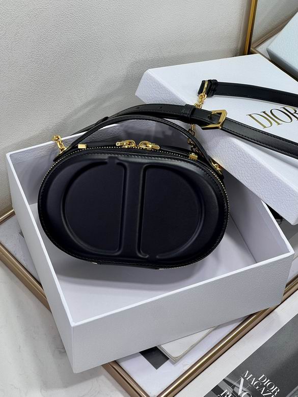 Signature 18X11X6.5cm 040507 YG 3色 5