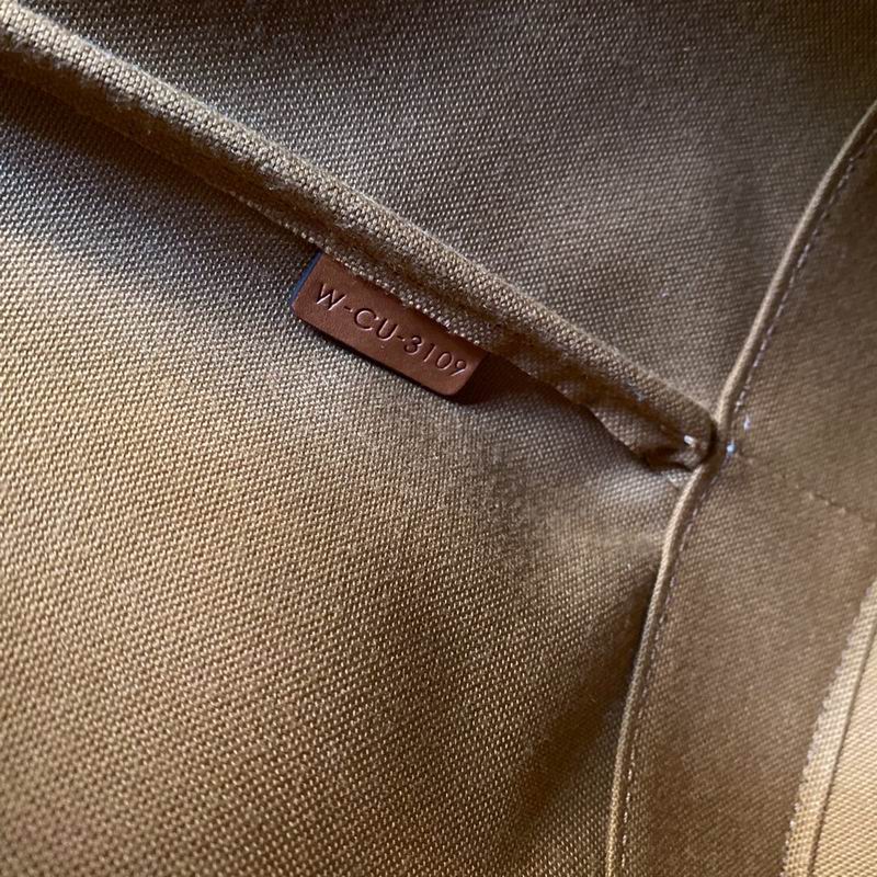 Triomphe 33x27x17cm ss 08 (14)_