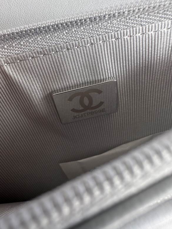 0957 19X11.5X7cm BL 4 (17)