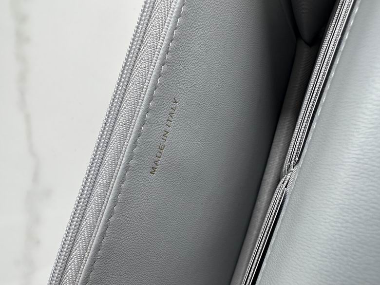 0957 19X11.5X7cm BL 4 (8)