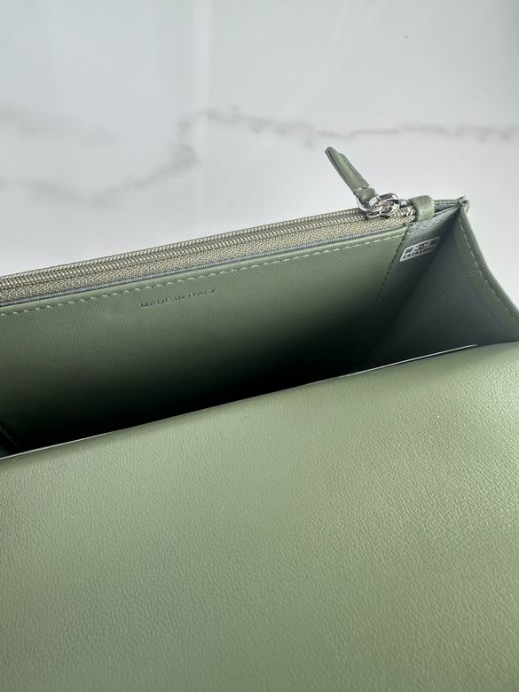 0957 19X11.5X7cm BL 5 (9)