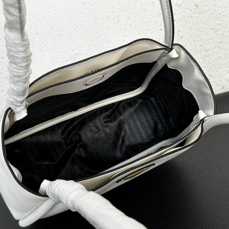 1BG539 25X18.5X12.5cm YG 3色 24