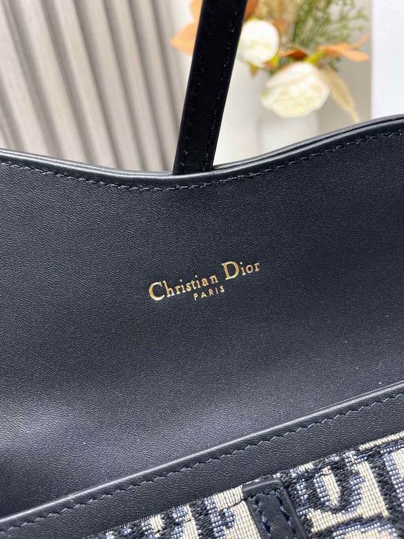 2038 19X9.5X3cm WO 6