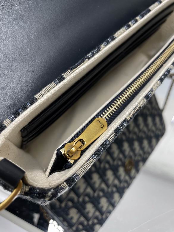 2045 21.5X12.5X3.7cm WO 7