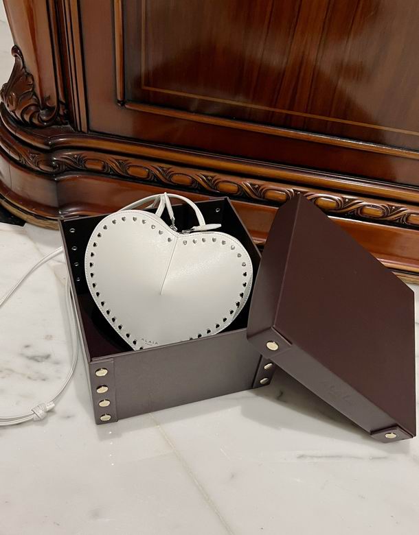 5527 16.5X17.5X8cm HX 16