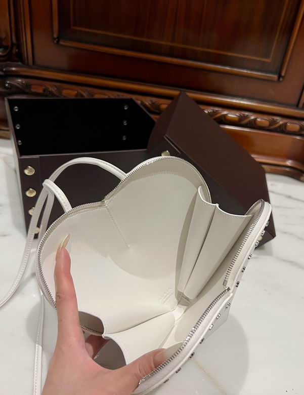 5527 16.5X17.5X8cm HX 17