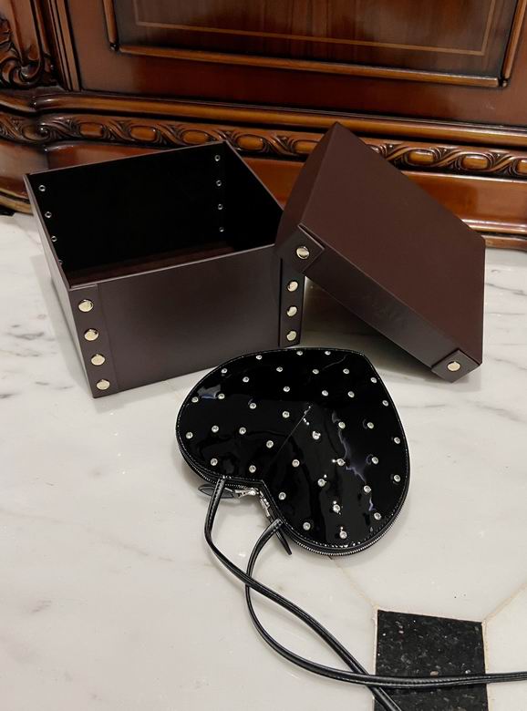 5527 16.5X17.5X8cm HX 39