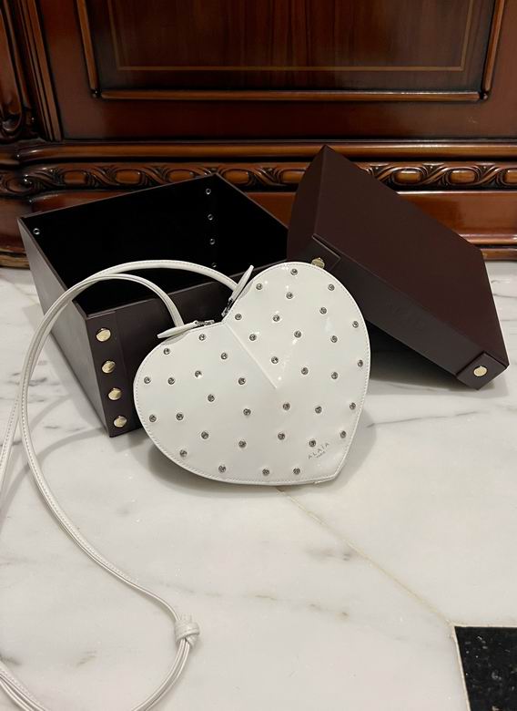 5527 16.5X17.5X8cm HX 46