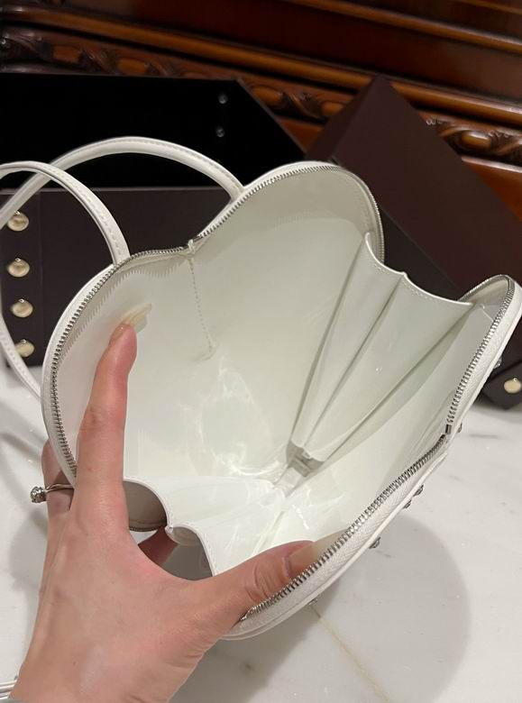 5527 16.5X17.5X8cm HX 53