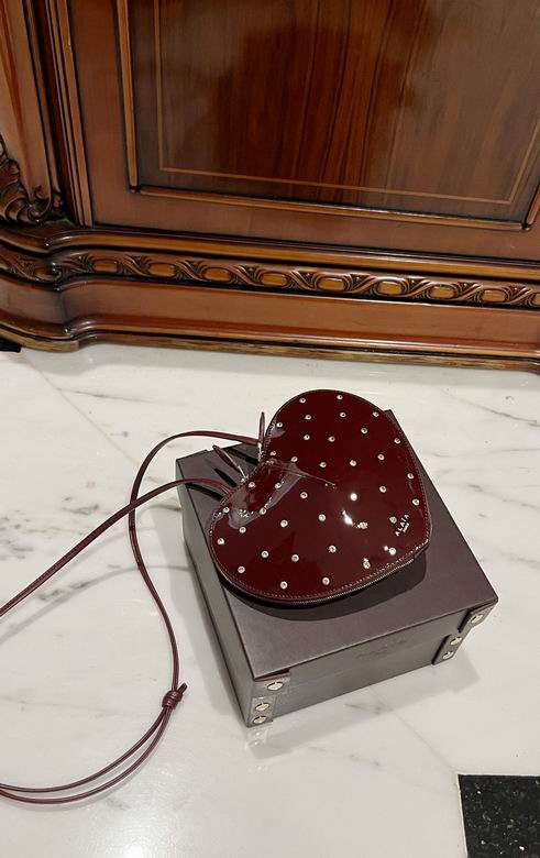 5527 16.5X17.5X8cm HX 68