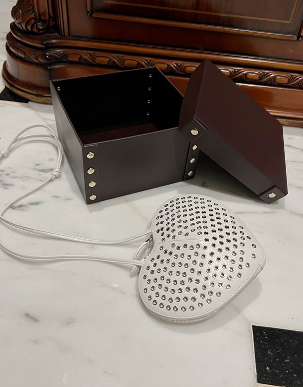 5527 16.5X17.5X8cm HX 77