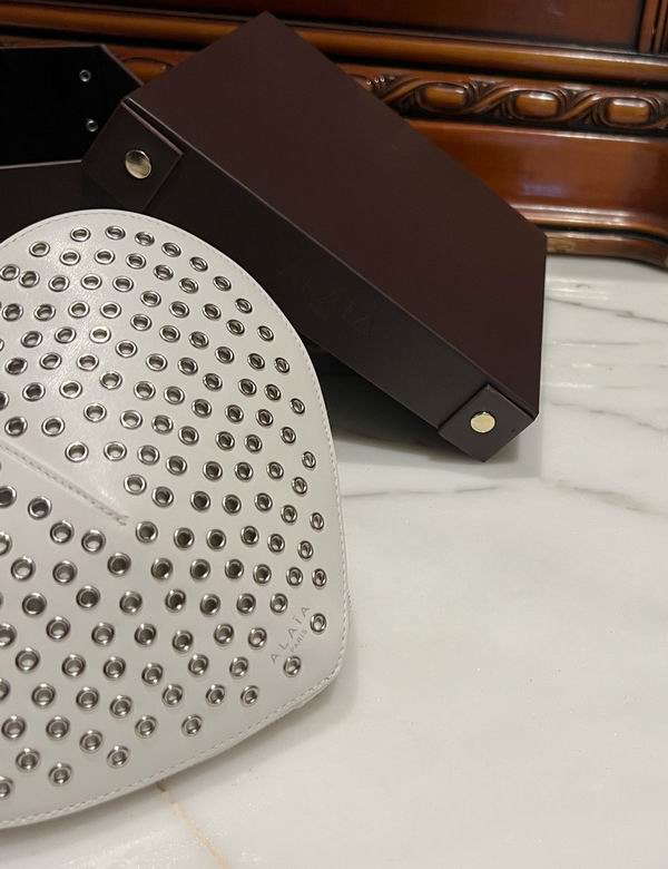 5527 16.5X17.5X8cm HX 78