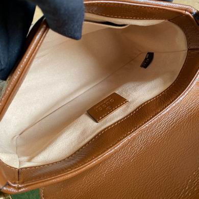 583571 21X15.5X8cm MP (8)