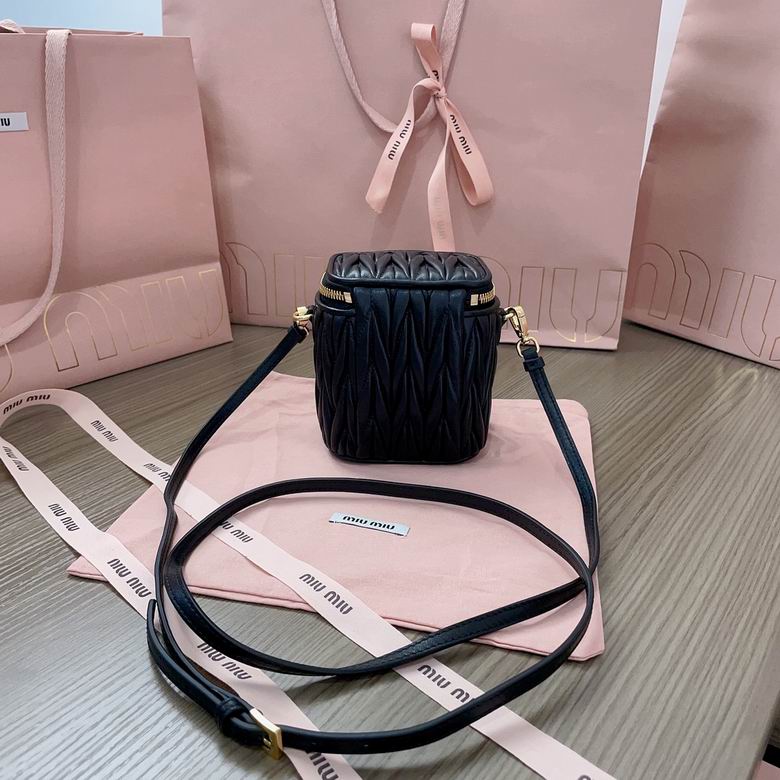 5NR018 10.5X9.5X7cm SF 4色 2