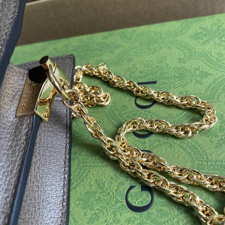 602676 19X14X6cm MP 7