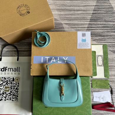 637091 19X13X3cm MP 7 (1)