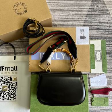 675797 21X15X7cm MP 4 (2)