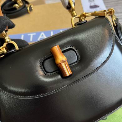 675797 21X15X7cm MP 4 (5)