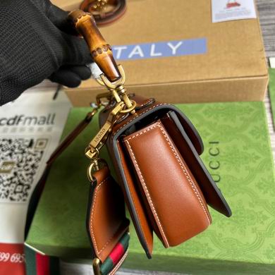 686864 17X12X7.5cm MP 1 (3)