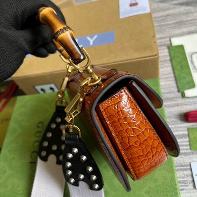 686864 17X12X7.5cm MP 3色 (21)