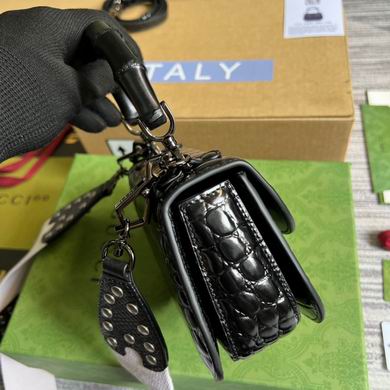 686864 17X12X7.5cm MP 3色 (3)