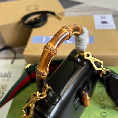 686864 17X12X7.5cm MP 4 (8)