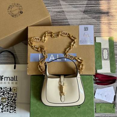 699651 19X13X3cm MP 5 (1)