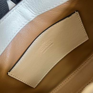 699651 19X13X3cm MP 5 (9)